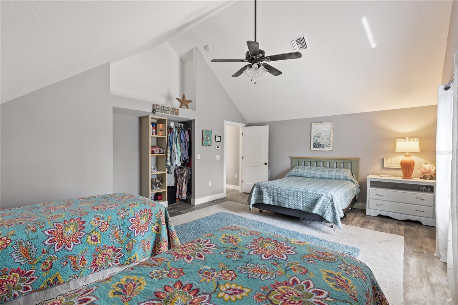 202 LAUREL OAKS RD, NOKOMIS, FL, 34275