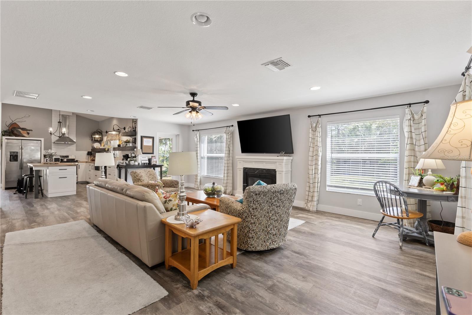 202 LAUREL OAKS RD, NOKOMIS, FL, 34275