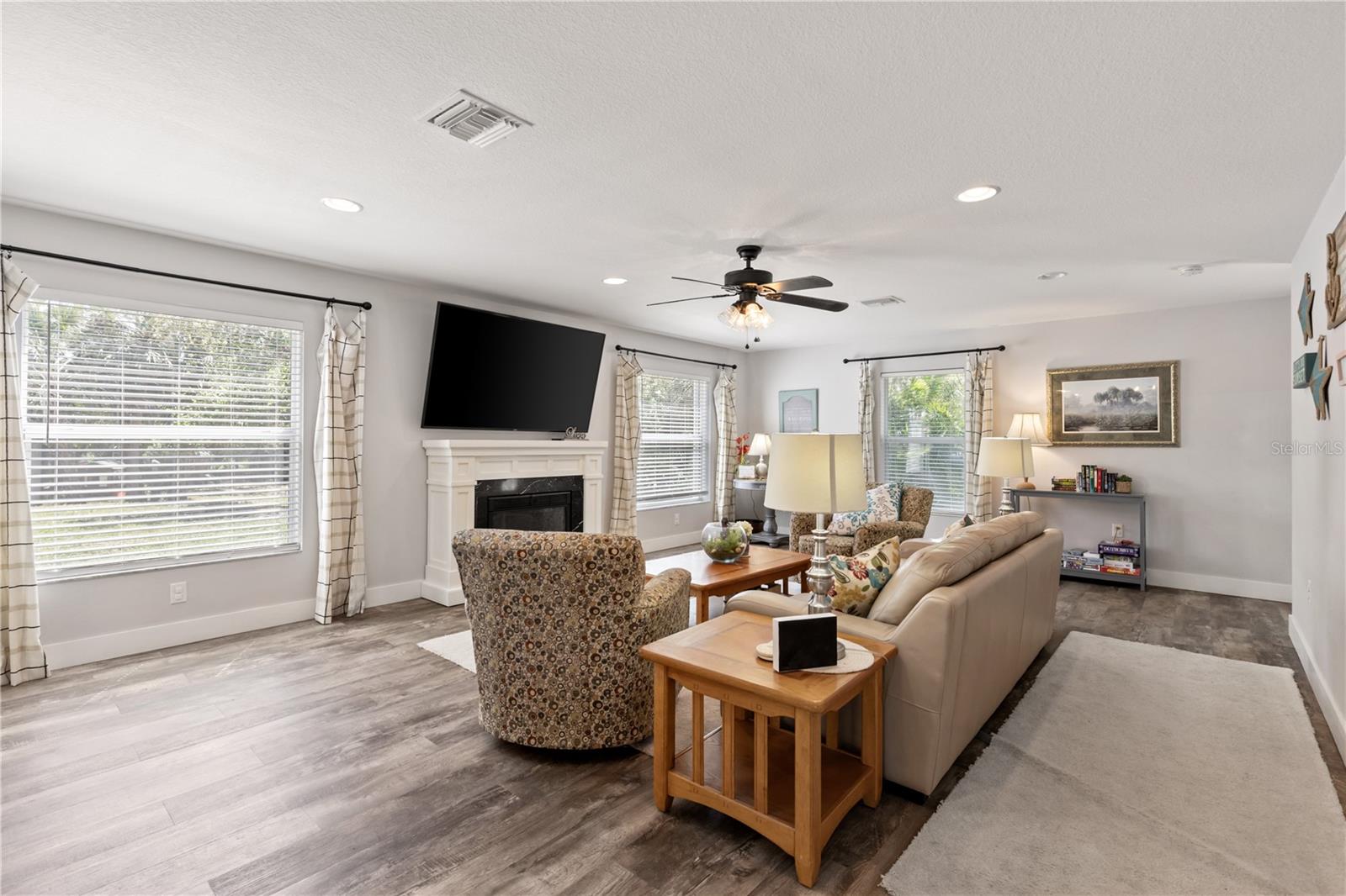 202 LAUREL OAKS RD, NOKOMIS, FL, 34275