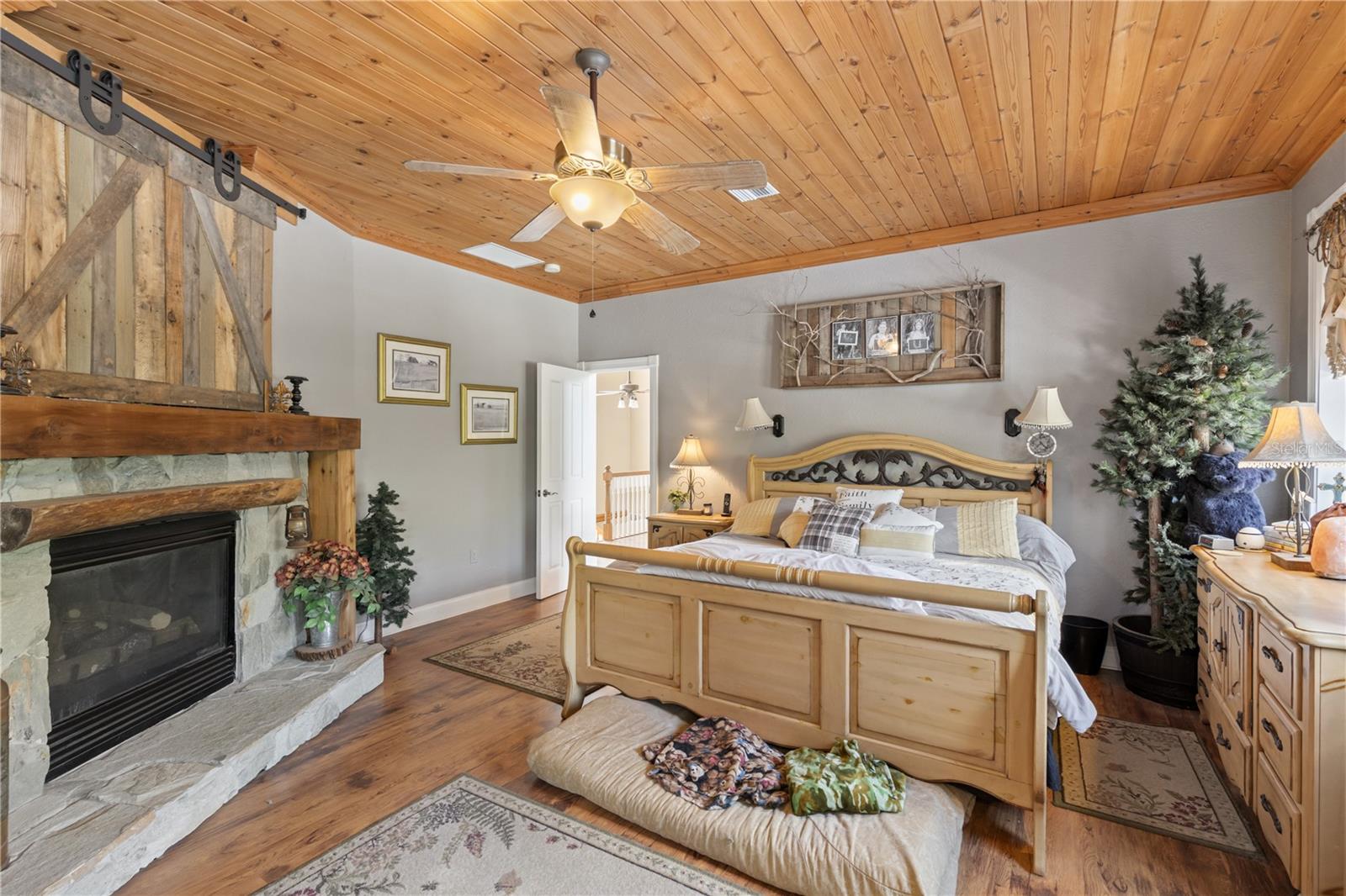 202 LAUREL OAKS RD, NOKOMIS, FL, 34275