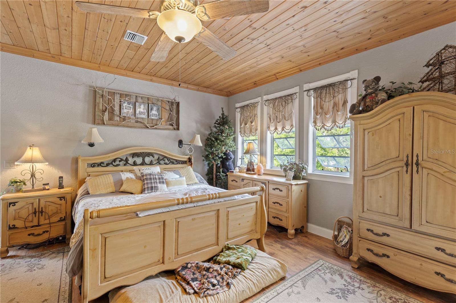 202 LAUREL OAKS RD, NOKOMIS, FL, 34275