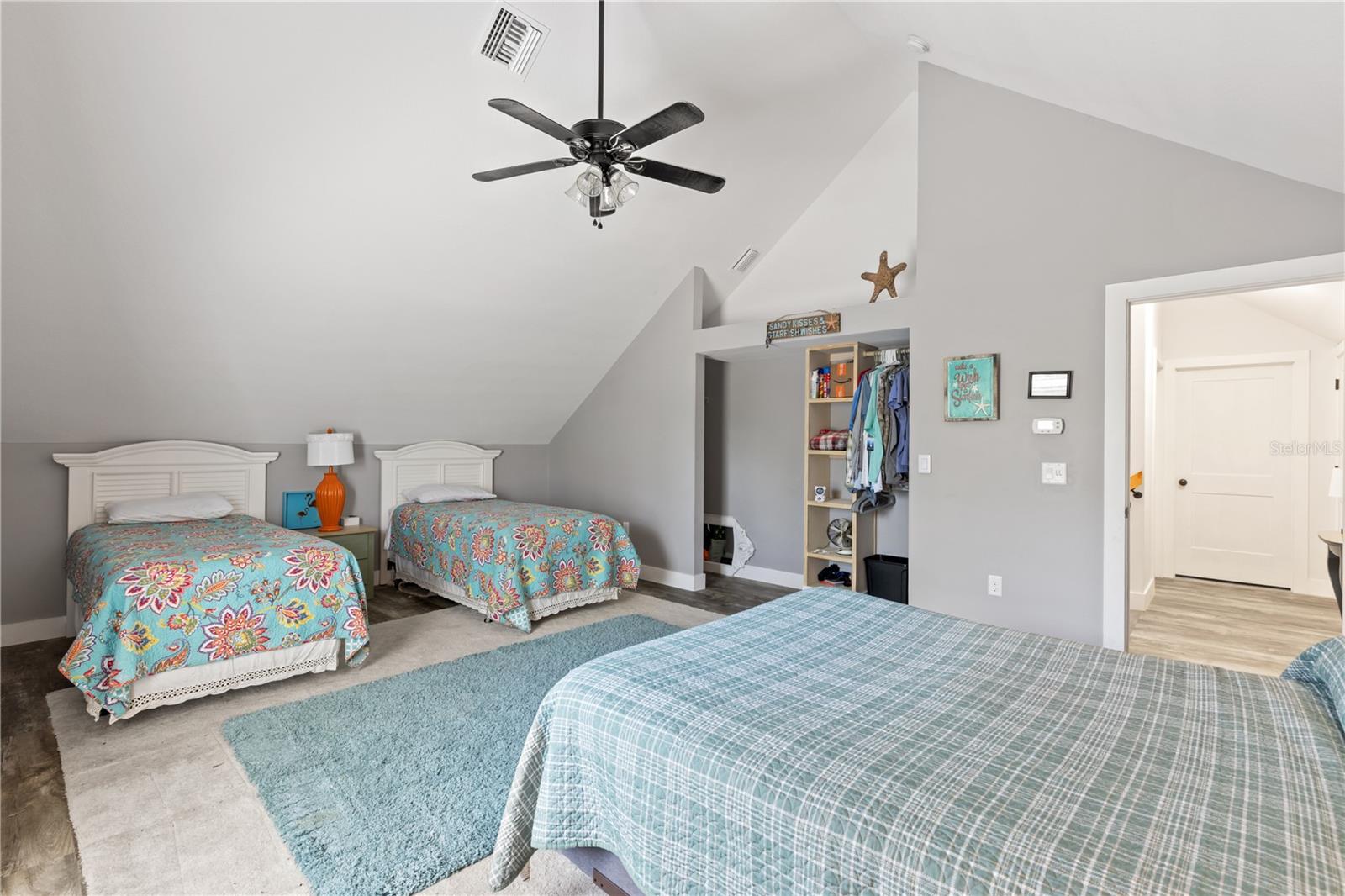 202 LAUREL OAKS RD, NOKOMIS, FL, 34275