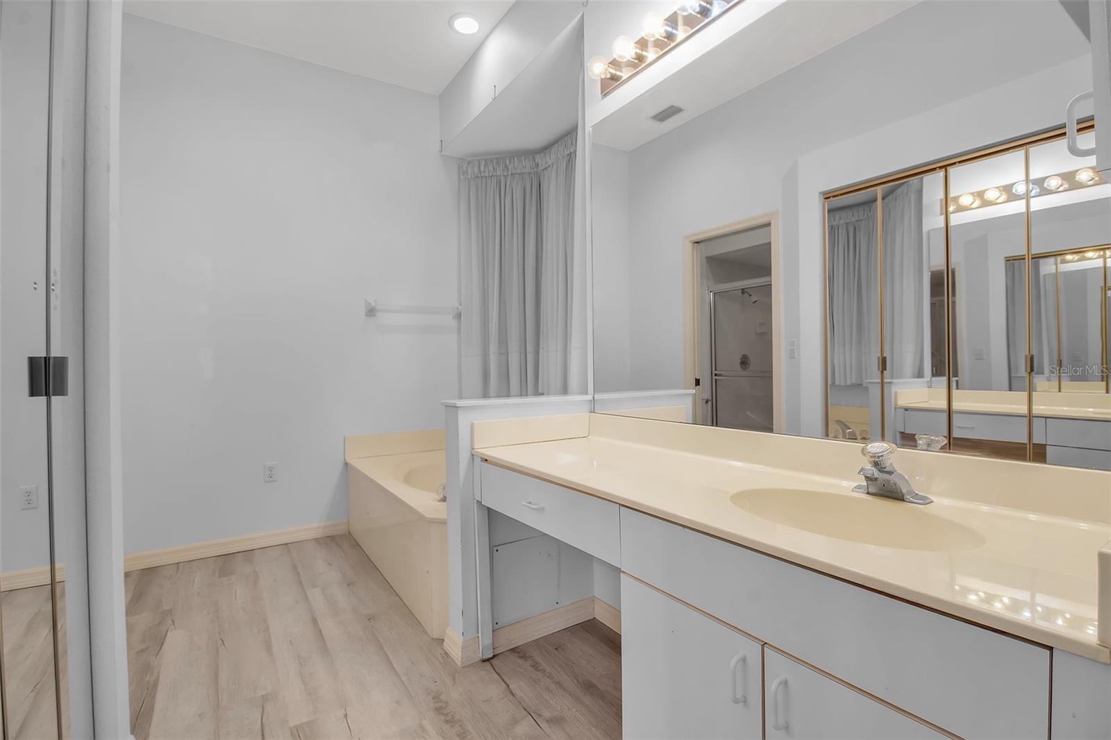 519 CATALINA ISLES CIR, VENICE, FL, 34292