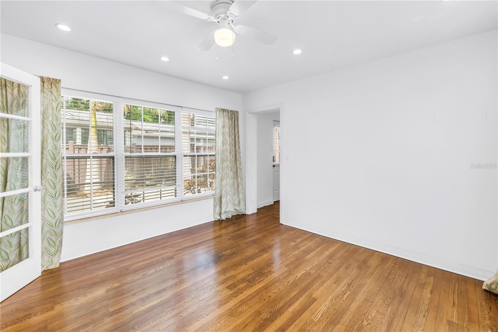 2111 14TH ST N, ST PETERSBURG, FL, 33703