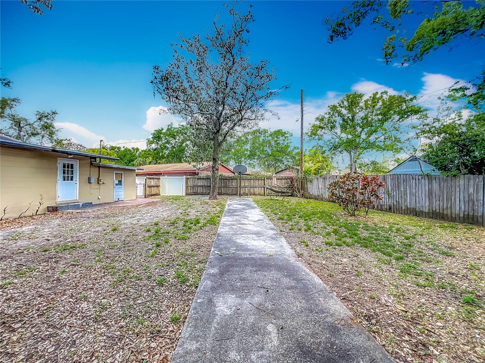 320 S ELM RD, LAKELAND, FL, 33801