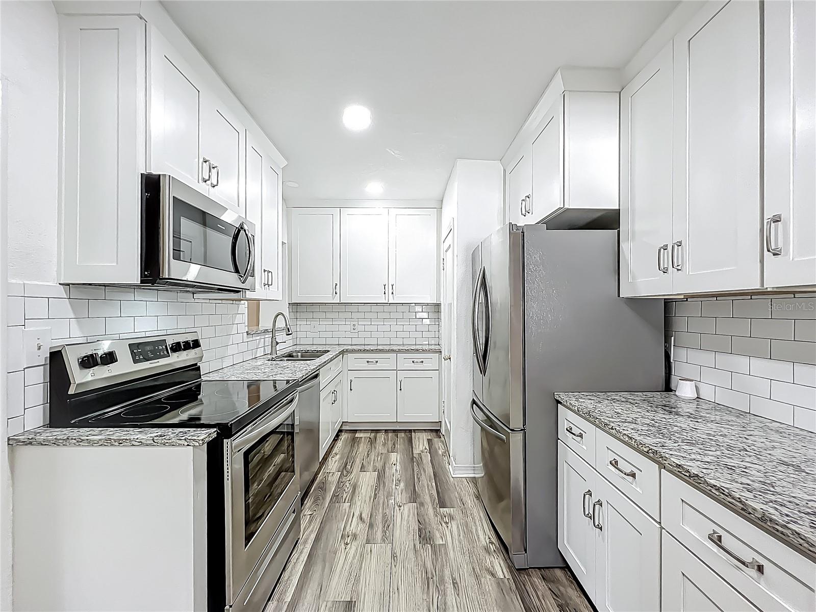 320 S ELM RD, LAKELAND, FL, 33801