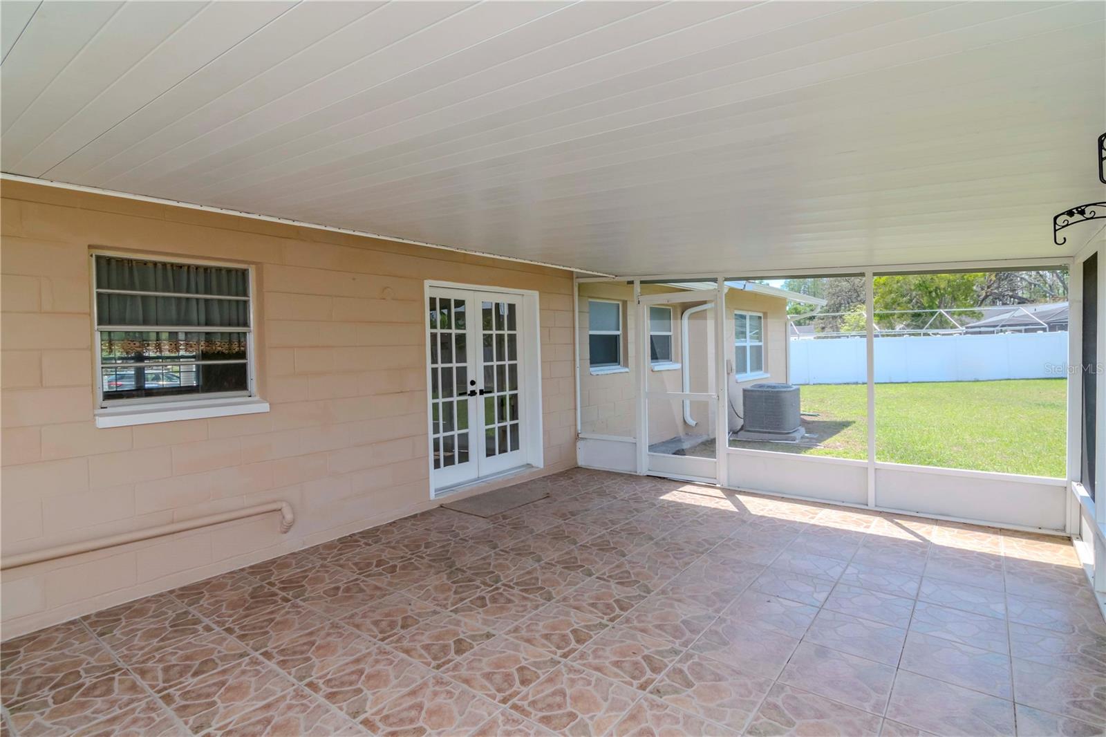 10705 KNOLLSWAY CT, TAMPA, FL, 33625