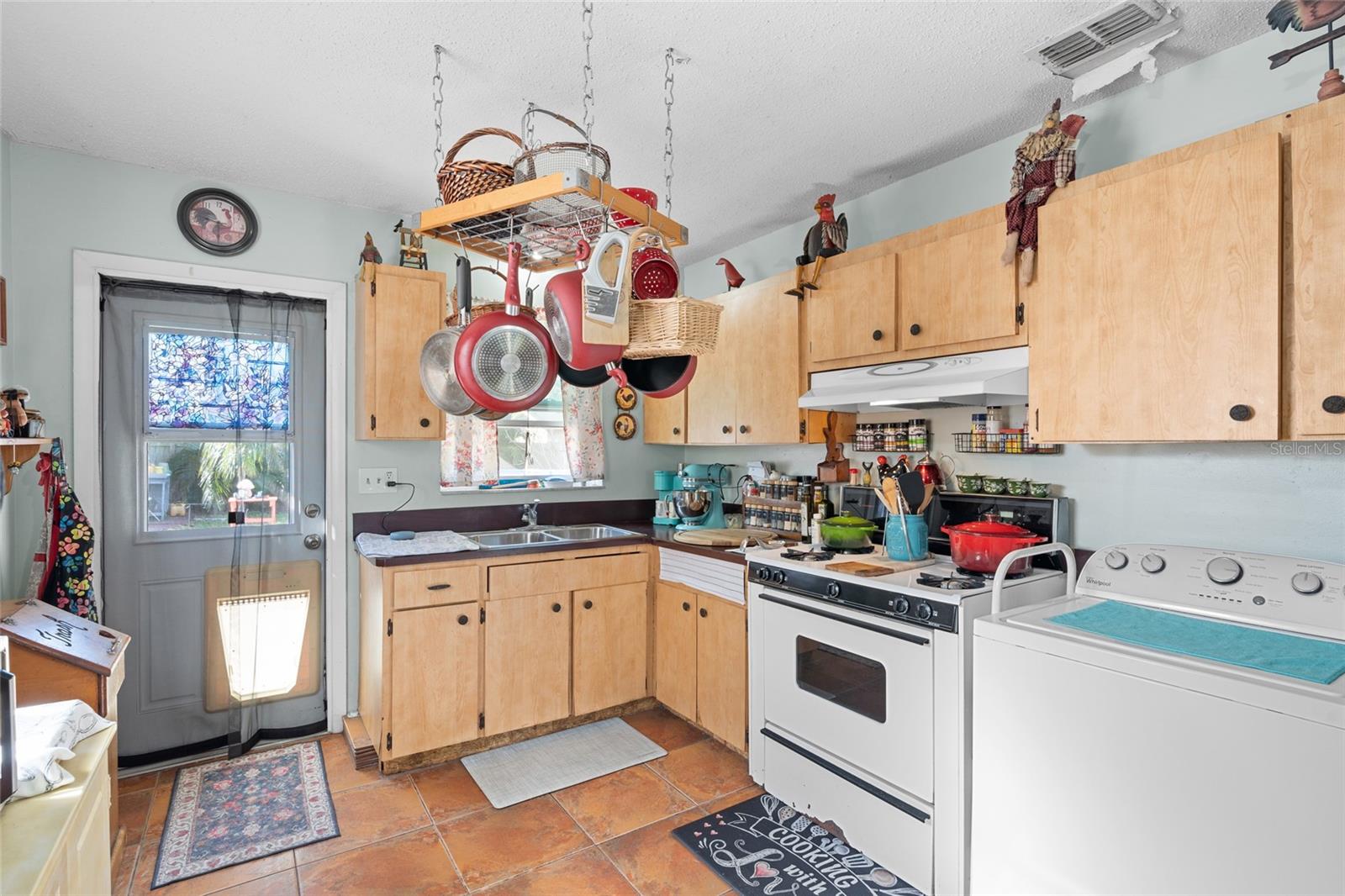 1021 11TH AVE NW, LARGO, FL, 33770