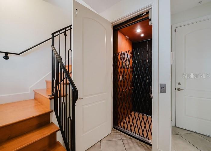 235 COCOANUT AVE #129E, SARASOTA, FL, 34236