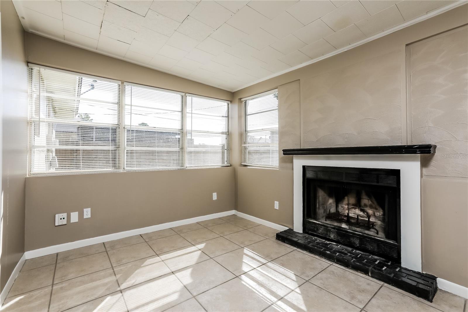 1096 GERONA AVE, DELTONA, FL, 32725