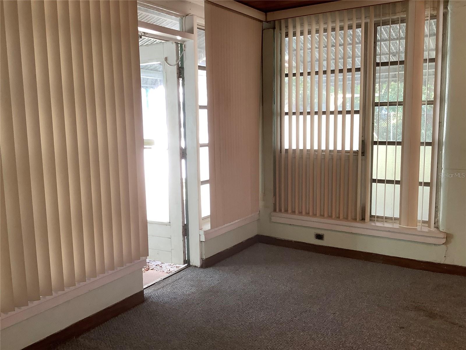 2001 E POWHATAN AVE, TAMPA, FL, 33610