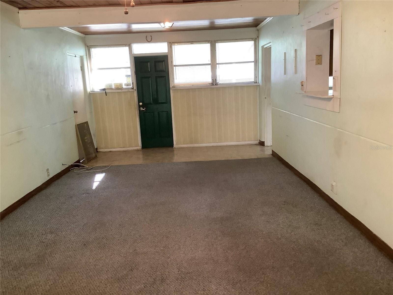 2001 E POWHATAN AVE, TAMPA, FL, 33610