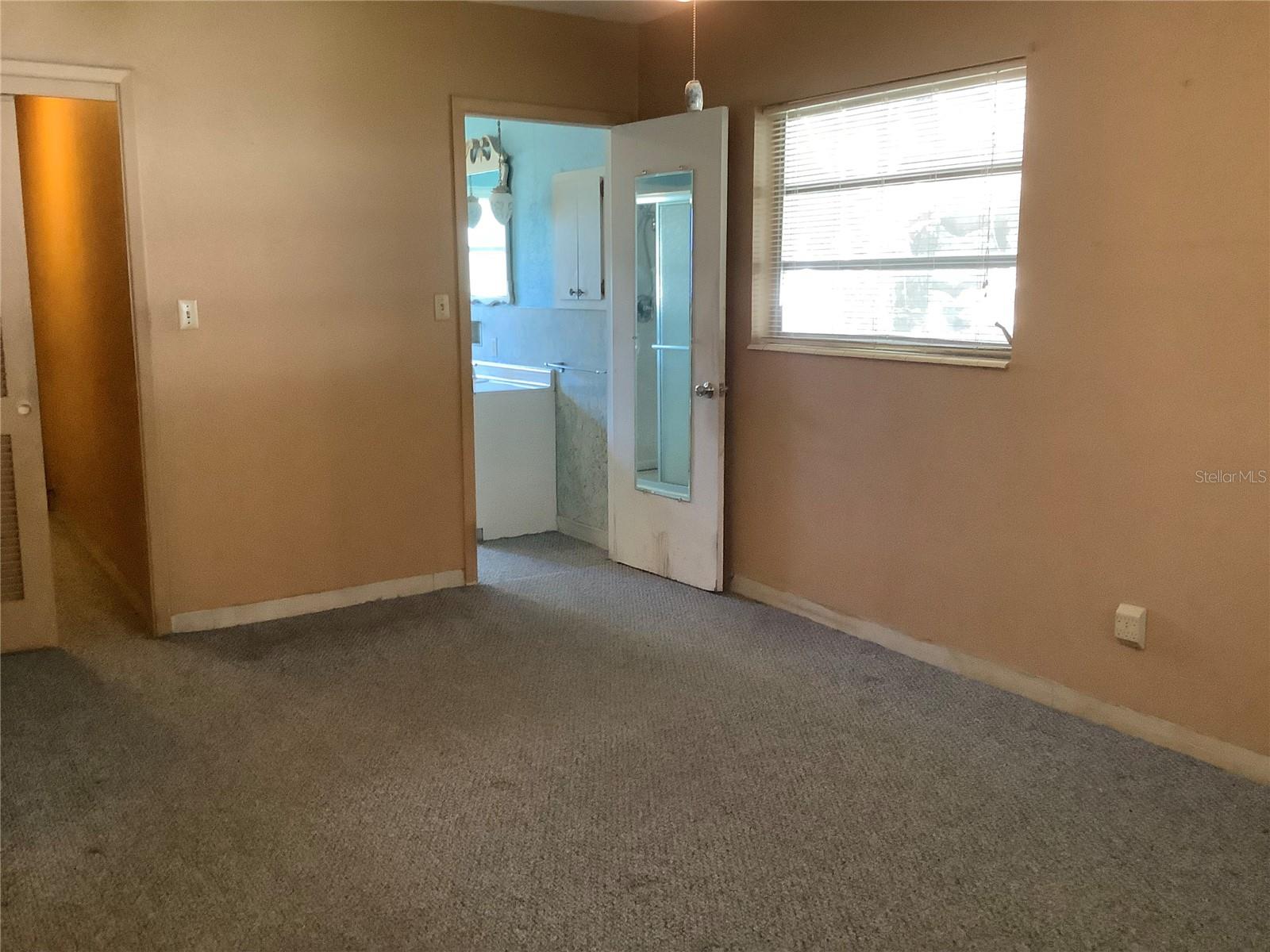 2001 E POWHATAN AVE, TAMPA, FL, 33610