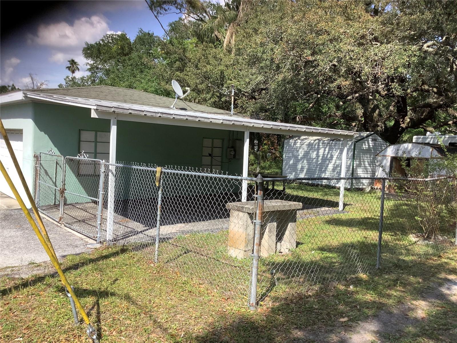 2001 E POWHATAN AVE, TAMPA, FL, 33610