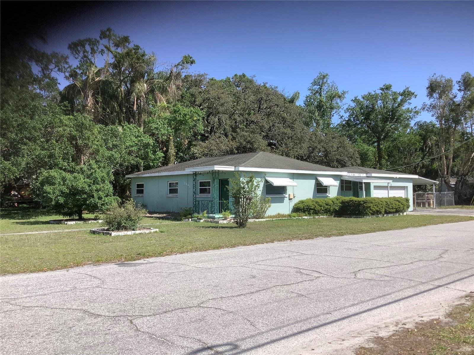 2001 E POWHATAN AVE, TAMPA, FL, 33610