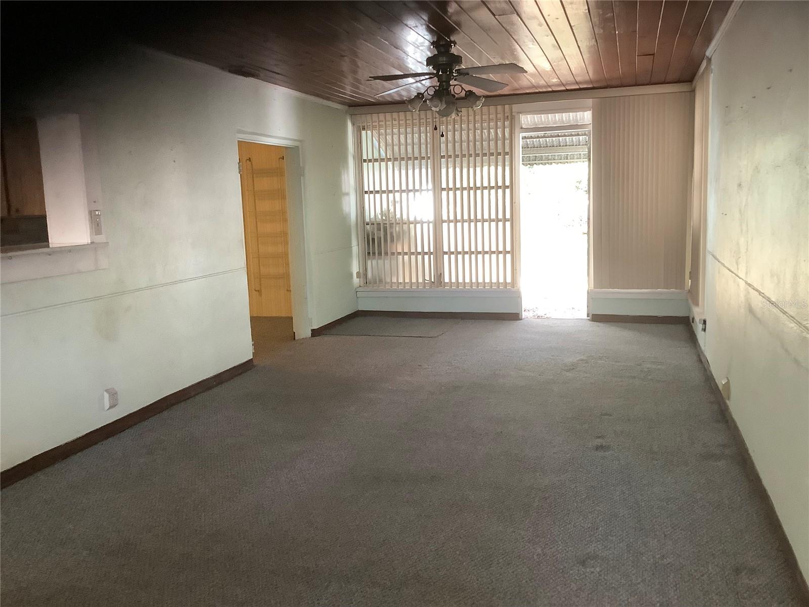 2001 E POWHATAN AVE, TAMPA, FL, 33610