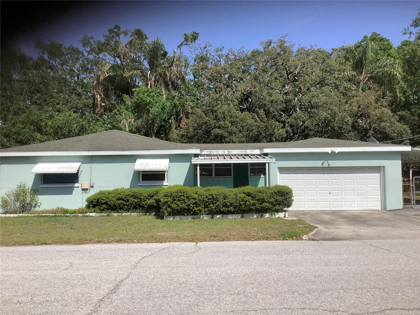 2001 E POWHATAN AVE, TAMPA, FL, 33610