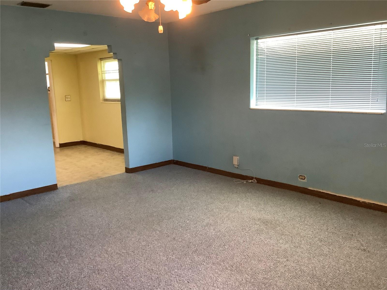 2001 E POWHATAN AVE, TAMPA, FL, 33610