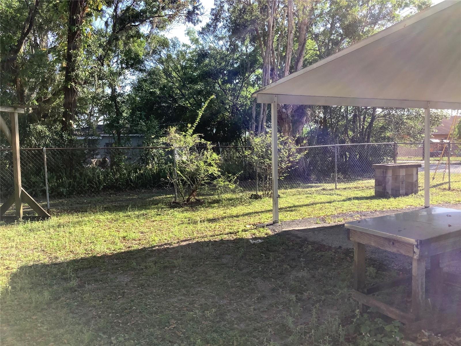 2001 E POWHATAN AVE, TAMPA, FL, 33610