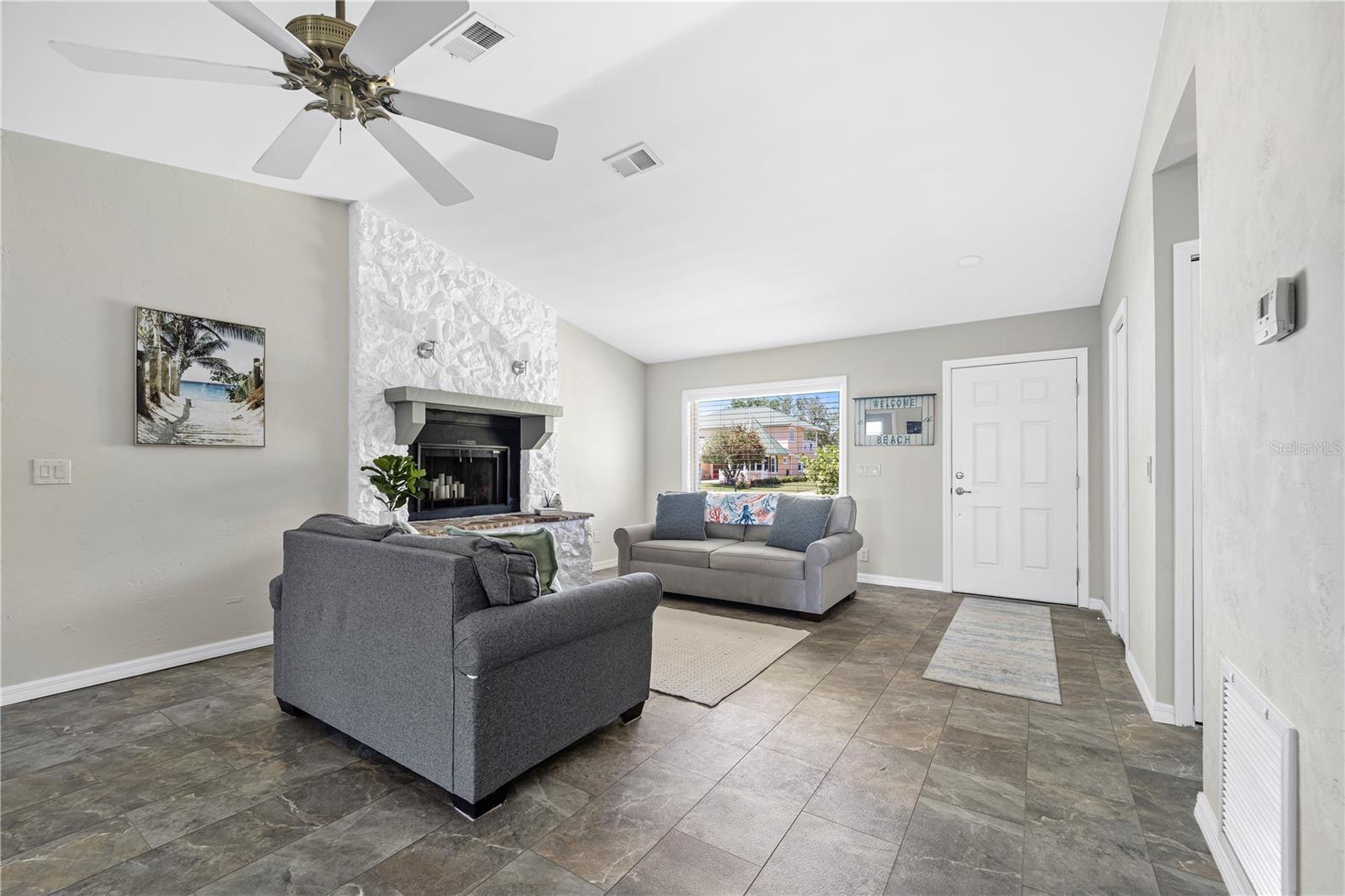 82 CIMMARON DR, PALM COAST, FL, 32137
