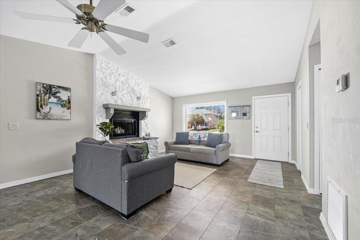 82 CIMMARON DR, PALM COAST, FL, 32137