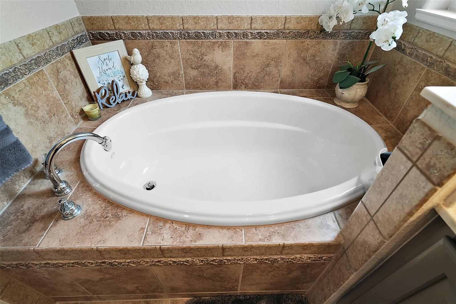 685 WINIFRED WAY, THE VILLAGES, FL, 32162