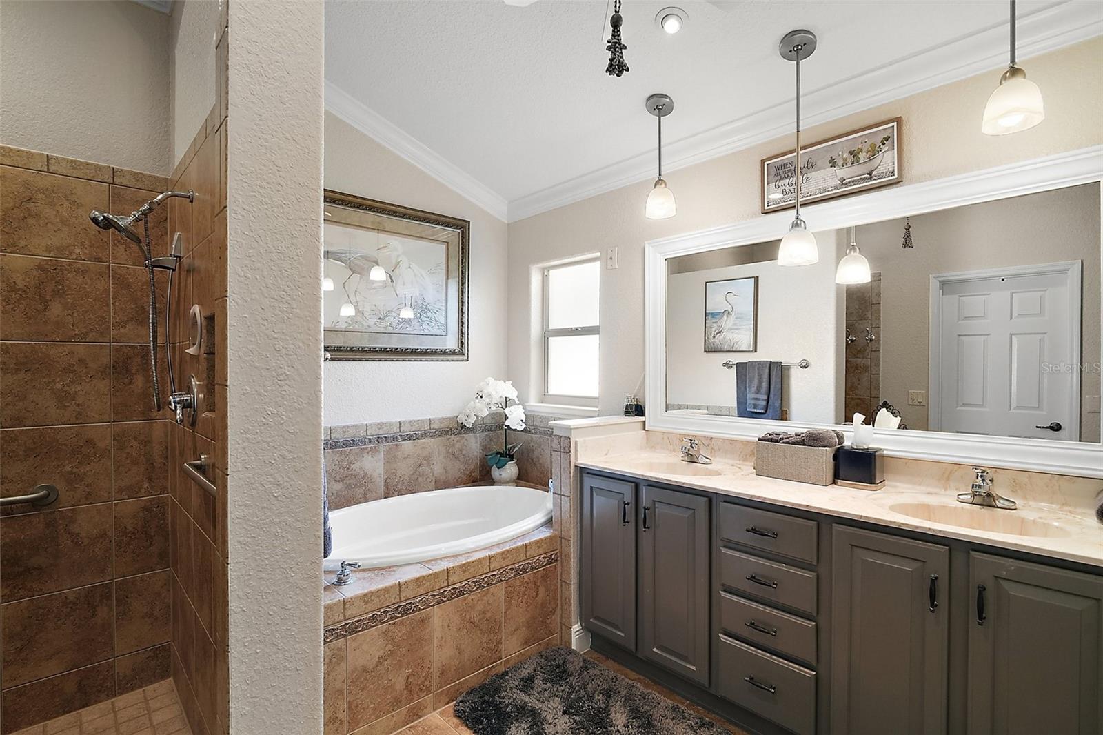 685 WINIFRED WAY, THE VILLAGES, FL, 32162