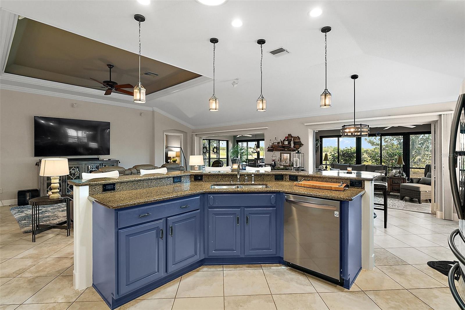 685 WINIFRED WAY, THE VILLAGES, FL, 32162