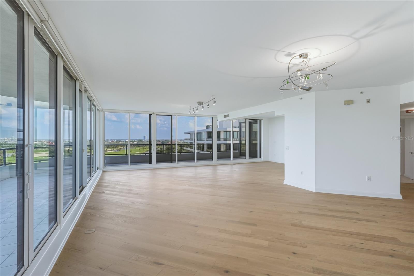 545 SANCTUARY DR #B806, LONGBOAT KEY, FL, 34228