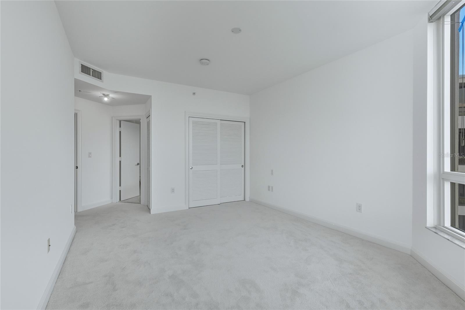 545 SANCTUARY DR #B806, LONGBOAT KEY, FL, 34228