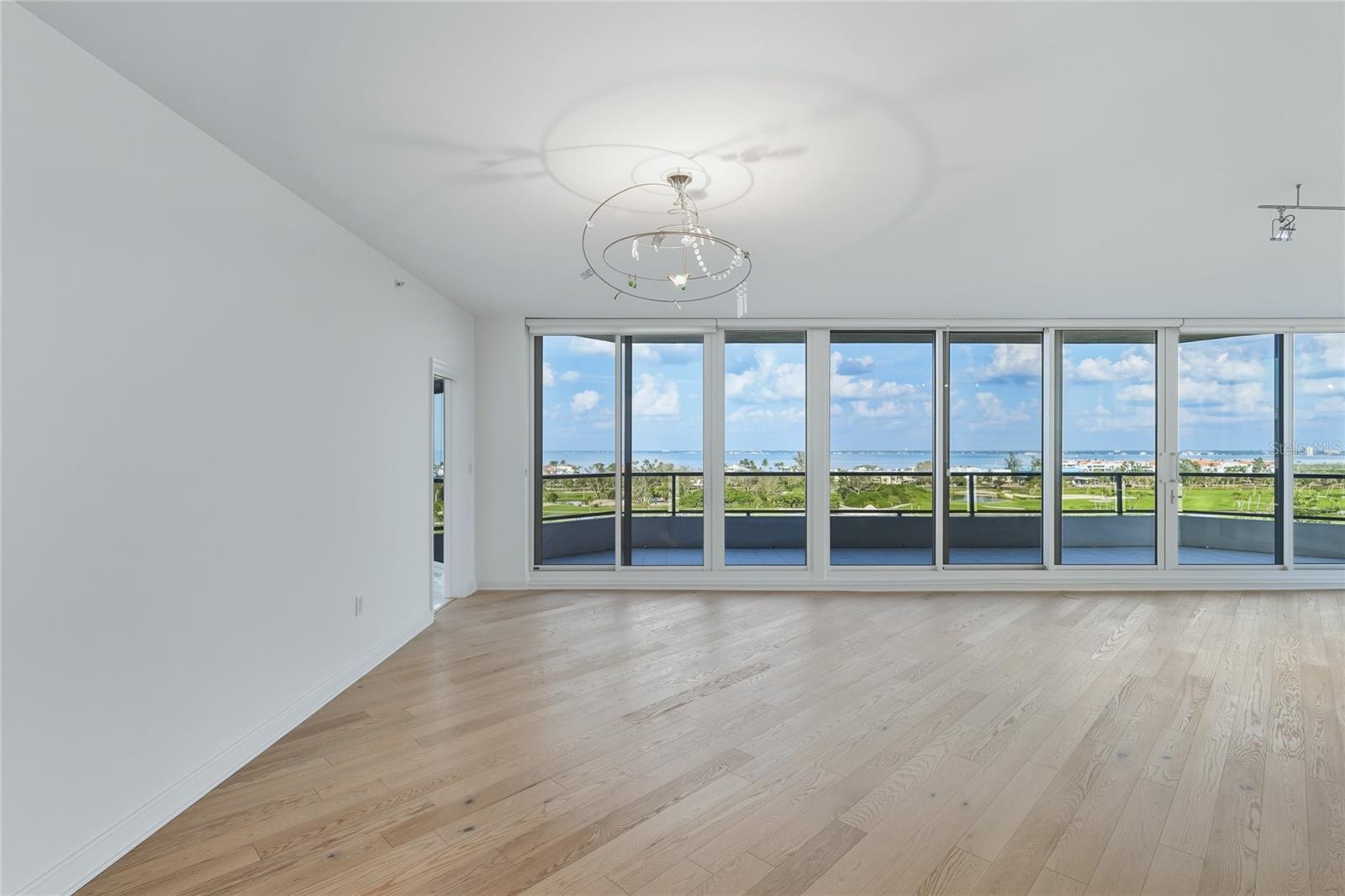 545 SANCTUARY DR #B806, LONGBOAT KEY, FL, 34228