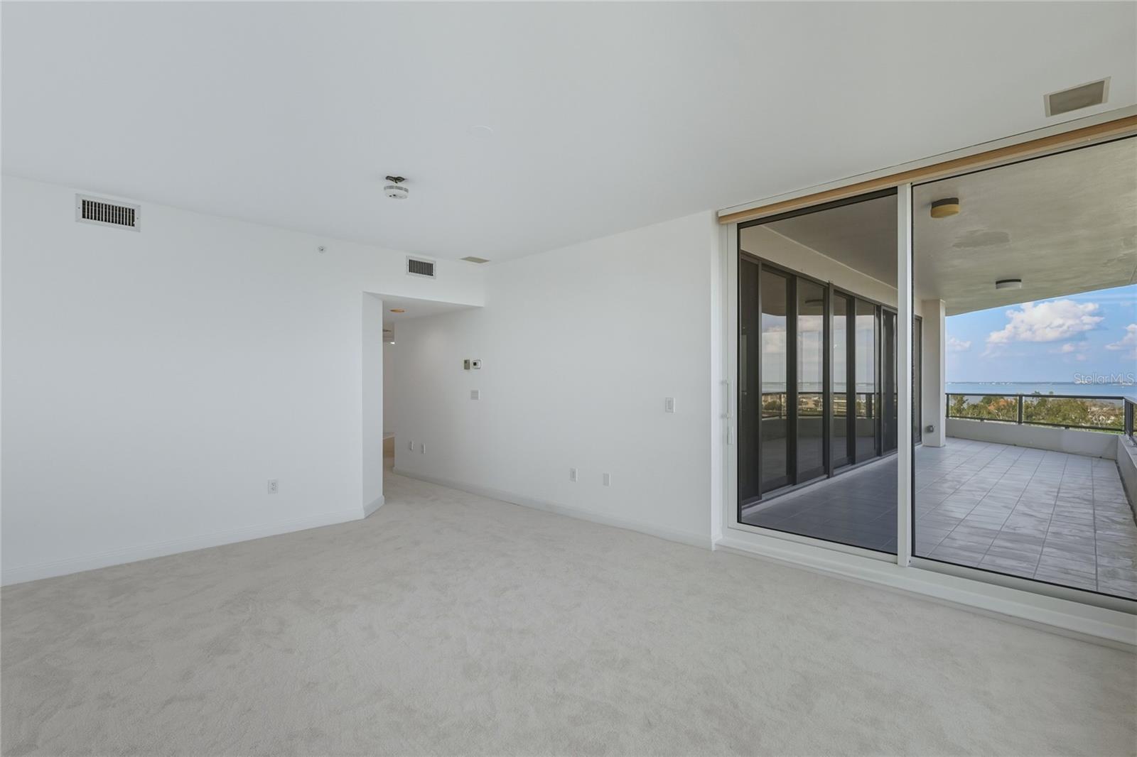 545 SANCTUARY DR #B806, LONGBOAT KEY, FL, 34228