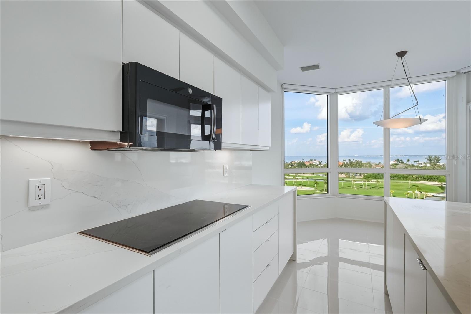 545 SANCTUARY DR #B806, LONGBOAT KEY, FL, 34228