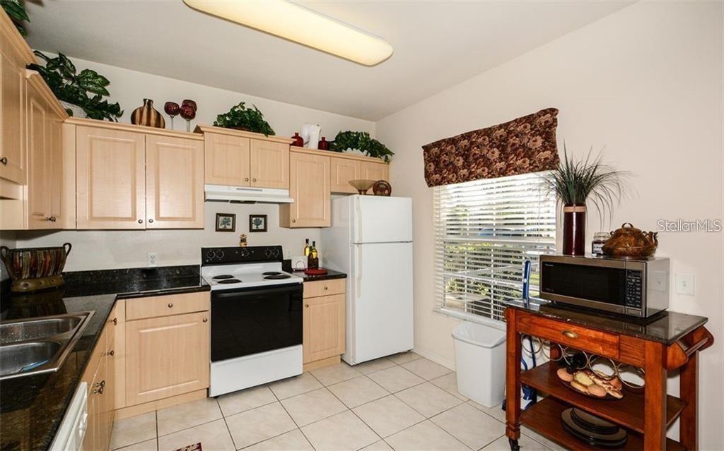 7685 PLANTATION CIR #B, UNIVERSITY PARK, FL, 34201