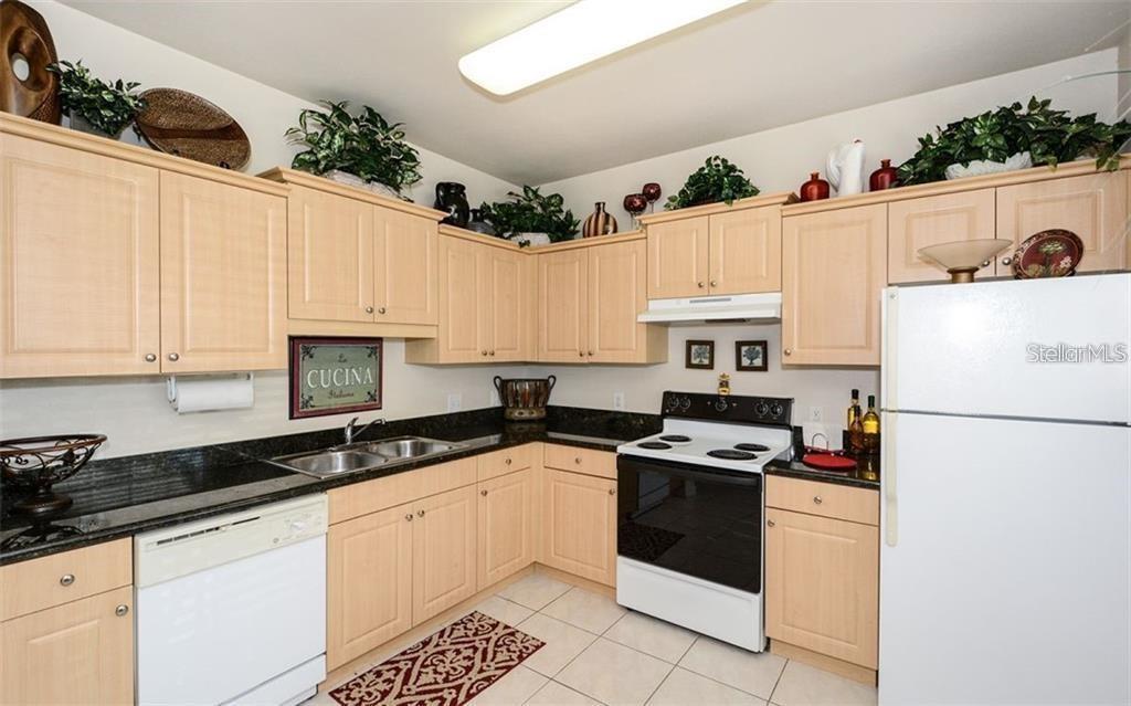 7685 PLANTATION CIR #B, UNIVERSITY PARK, FL, 34201