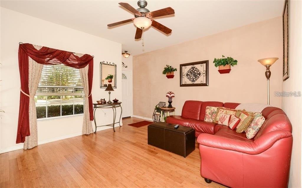 7685 PLANTATION CIR #B, UNIVERSITY PARK, FL, 34201