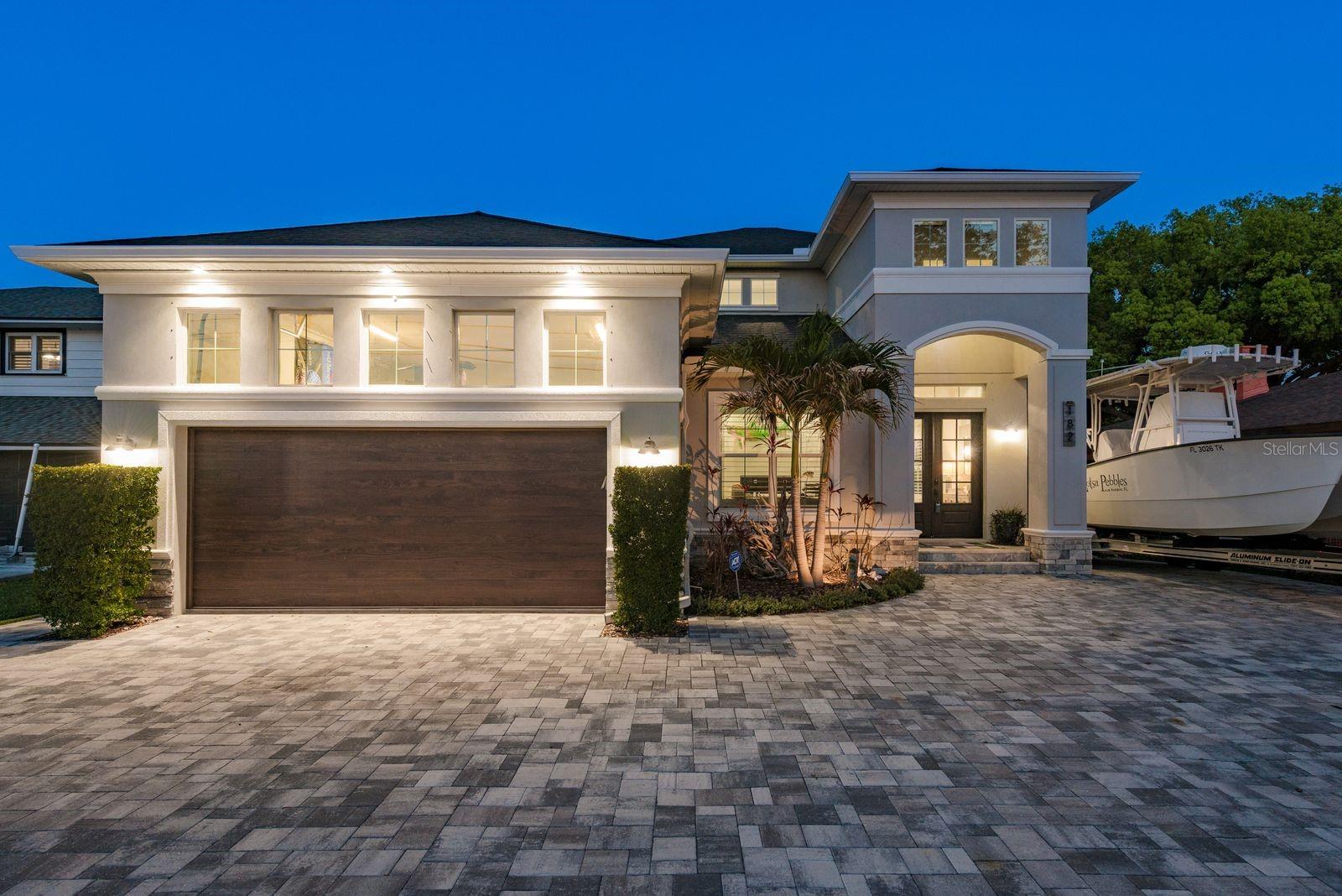 182 E CANAL DR, PALM HARBOR, FL, 34684
