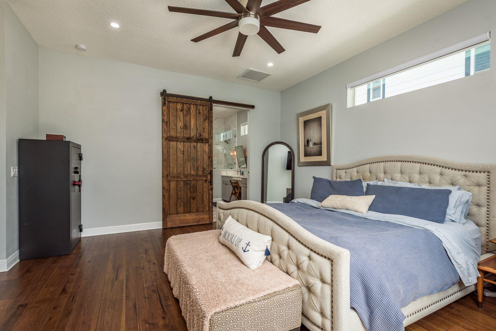 182 E CANAL DR, PALM HARBOR, FL, 34684