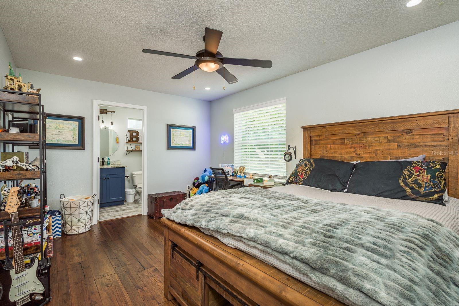 182 E CANAL DR, PALM HARBOR, FL, 34684