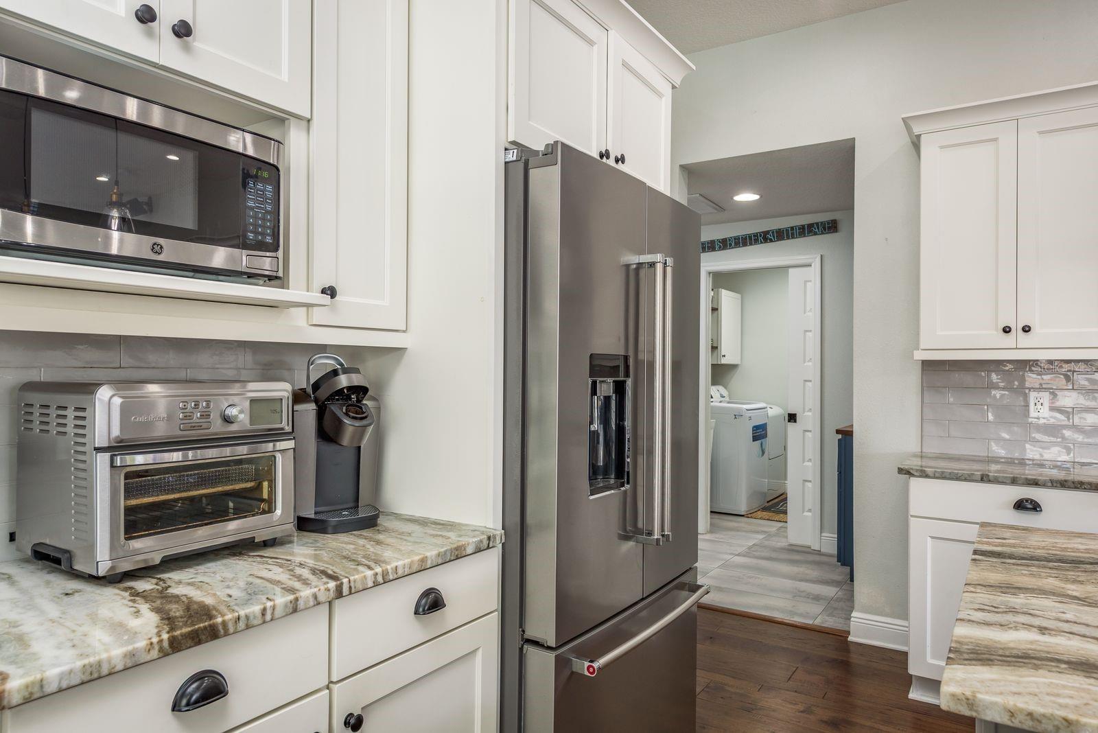 182 E CANAL DR, PALM HARBOR, FL, 34684