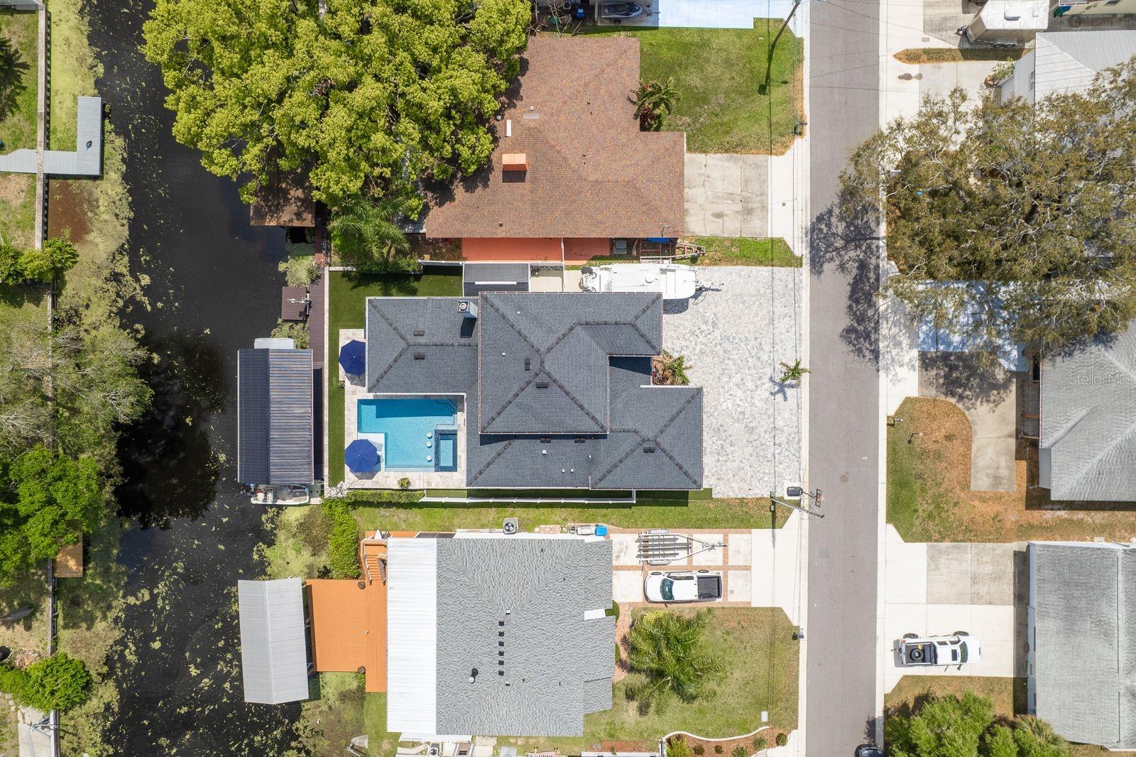 182 E CANAL DR, PALM HARBOR, FL, 34684