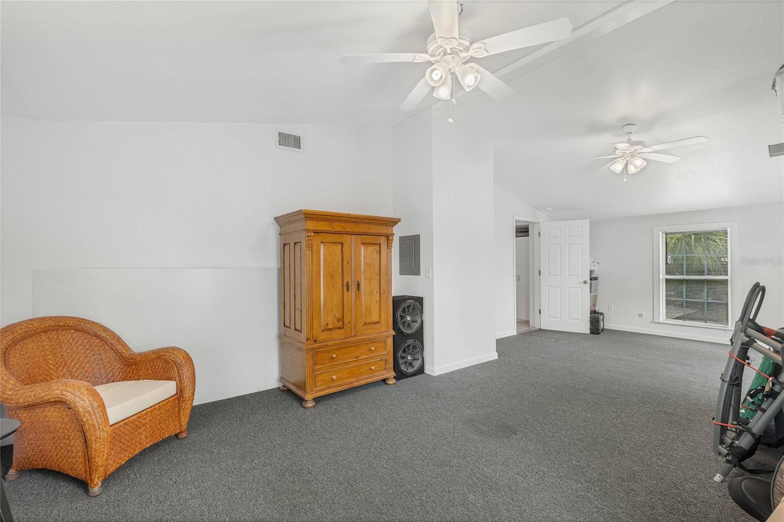 931 DENNIS AVE, ORLANDO, FL, 32807