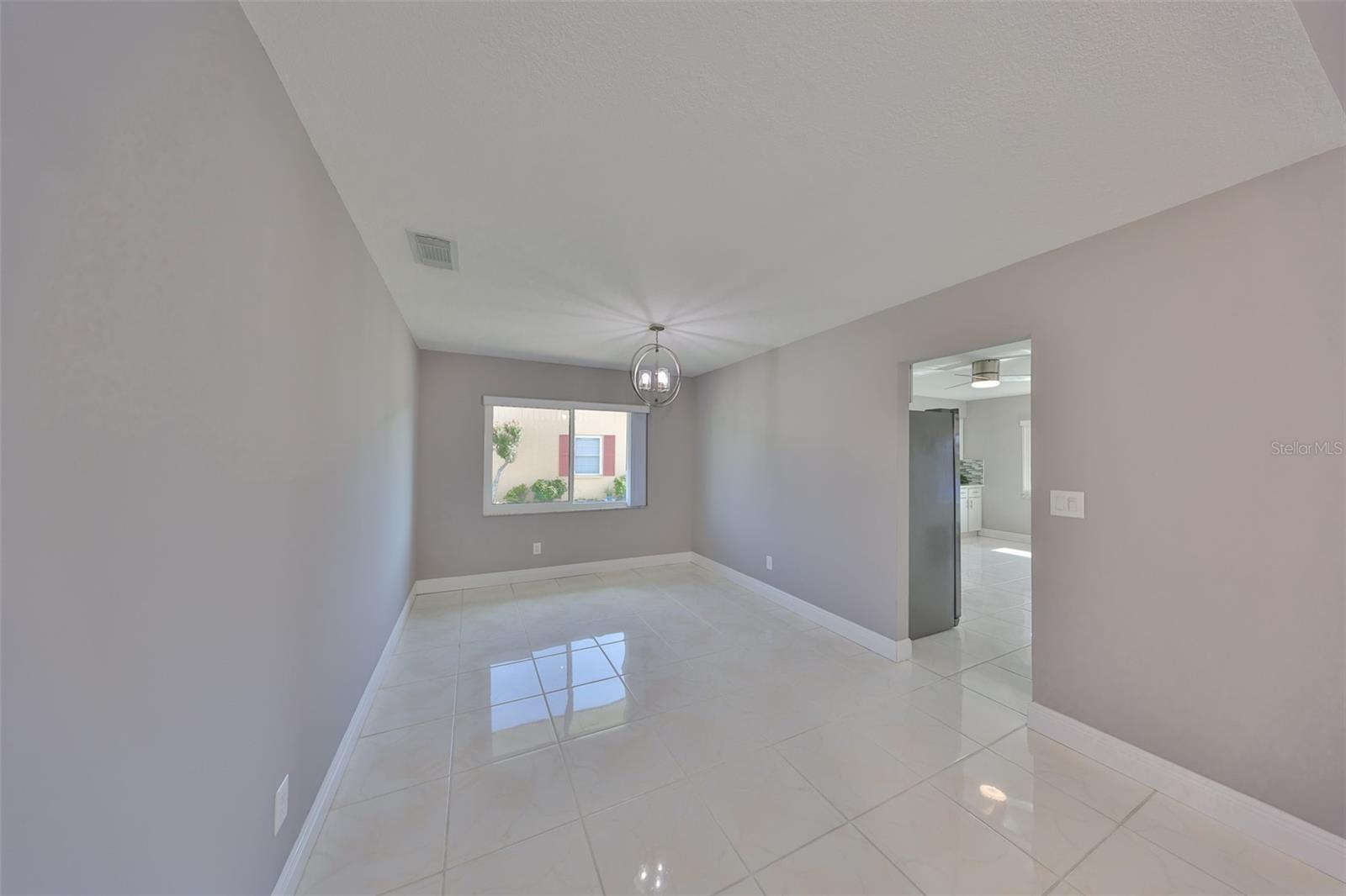 1806 WOLF LAUREL DR, SUN CITY CENTER, FL, 33573