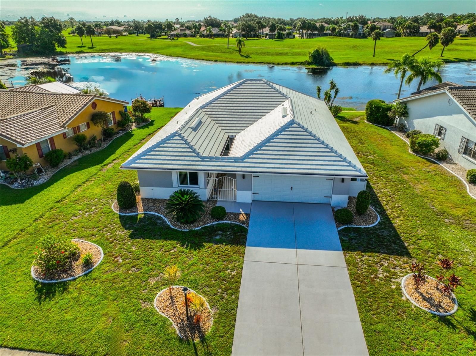 1806 WOLF LAUREL DR, SUN CITY CENTER, FL, 33573
