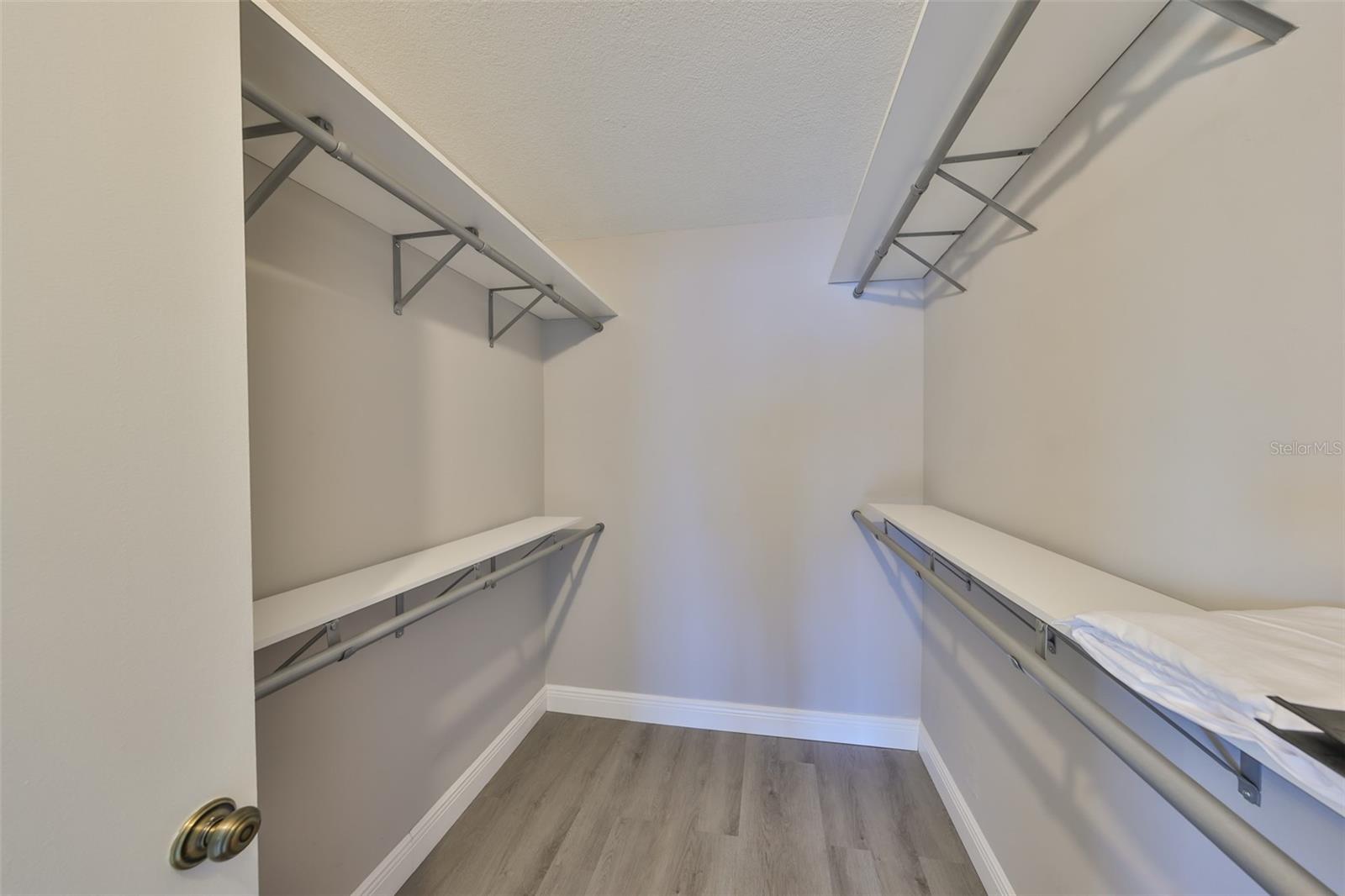 1806 WOLF LAUREL DR, SUN CITY CENTER, FL, 33573