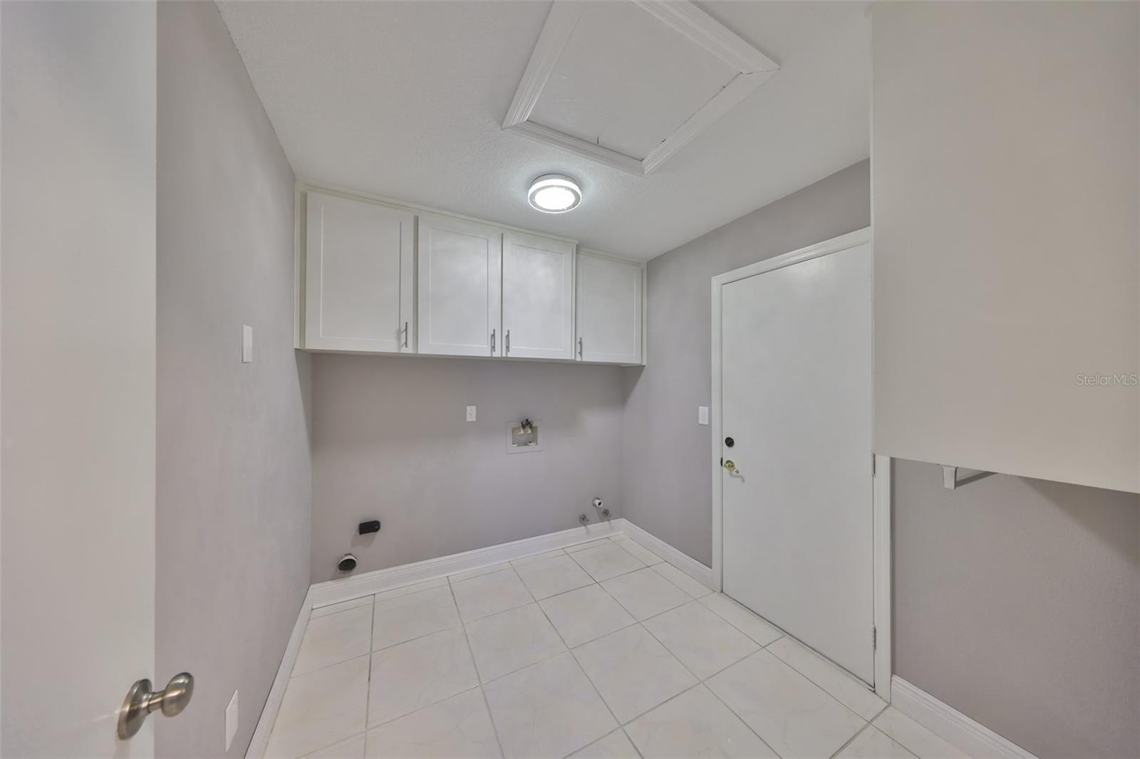 1806 WOLF LAUREL DR, SUN CITY CENTER, FL, 33573