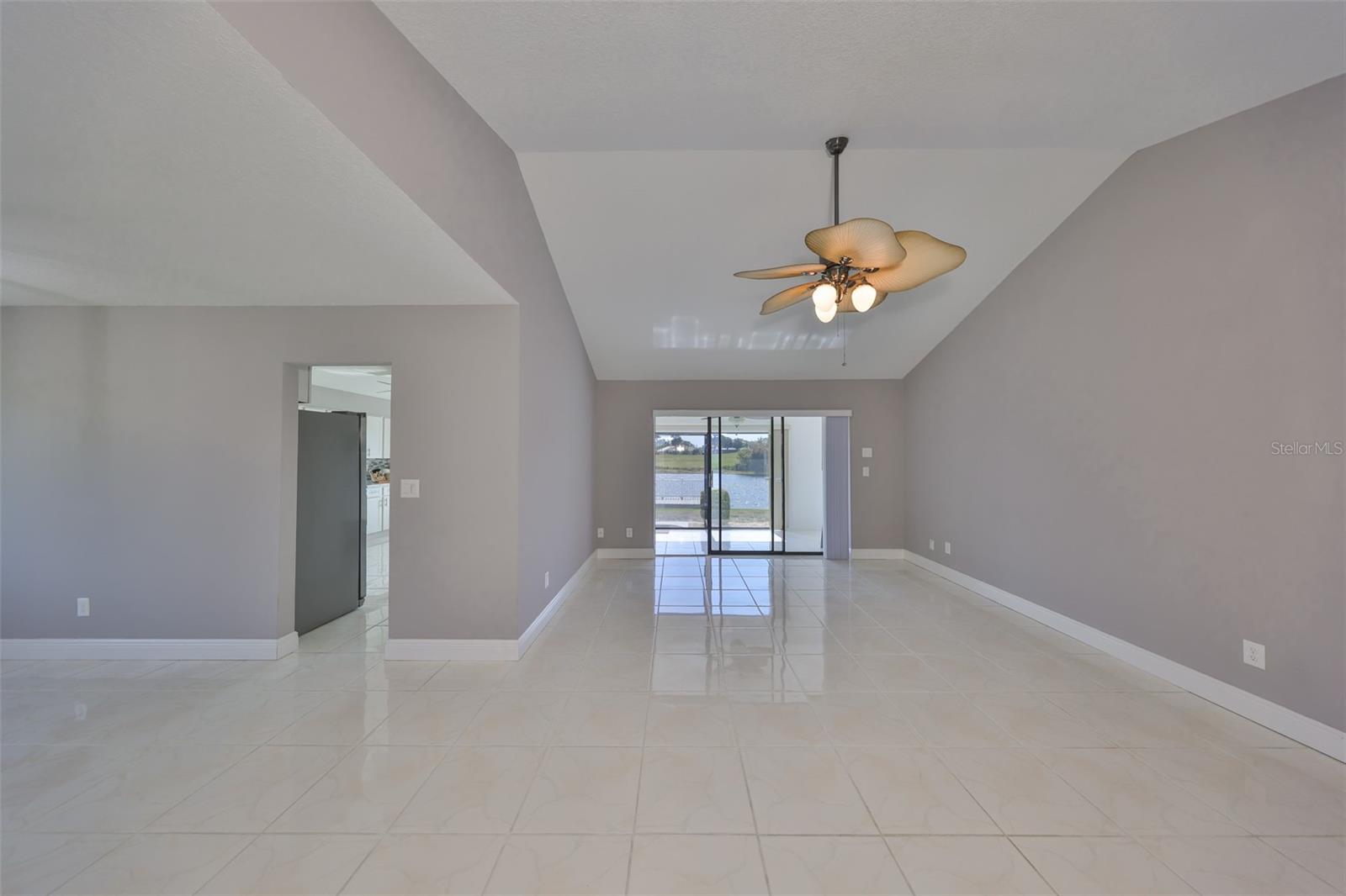 1806 WOLF LAUREL DR, SUN CITY CENTER, FL, 33573