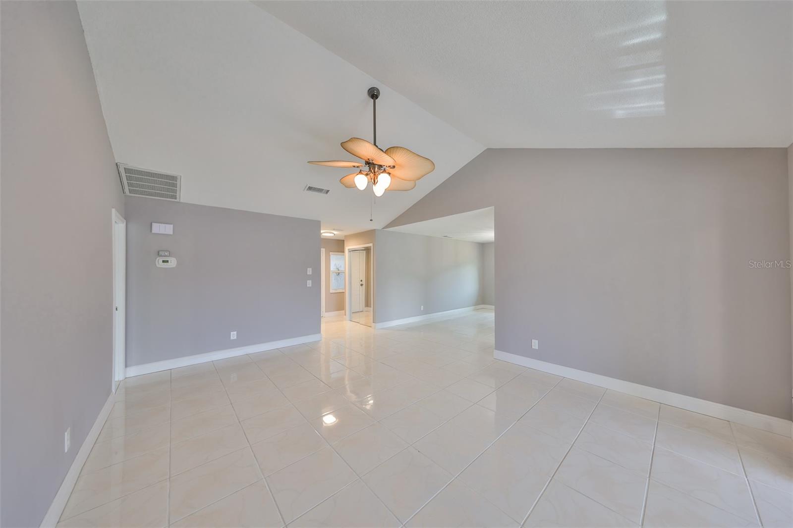 1806 WOLF LAUREL DR, SUN CITY CENTER, FL, 33573