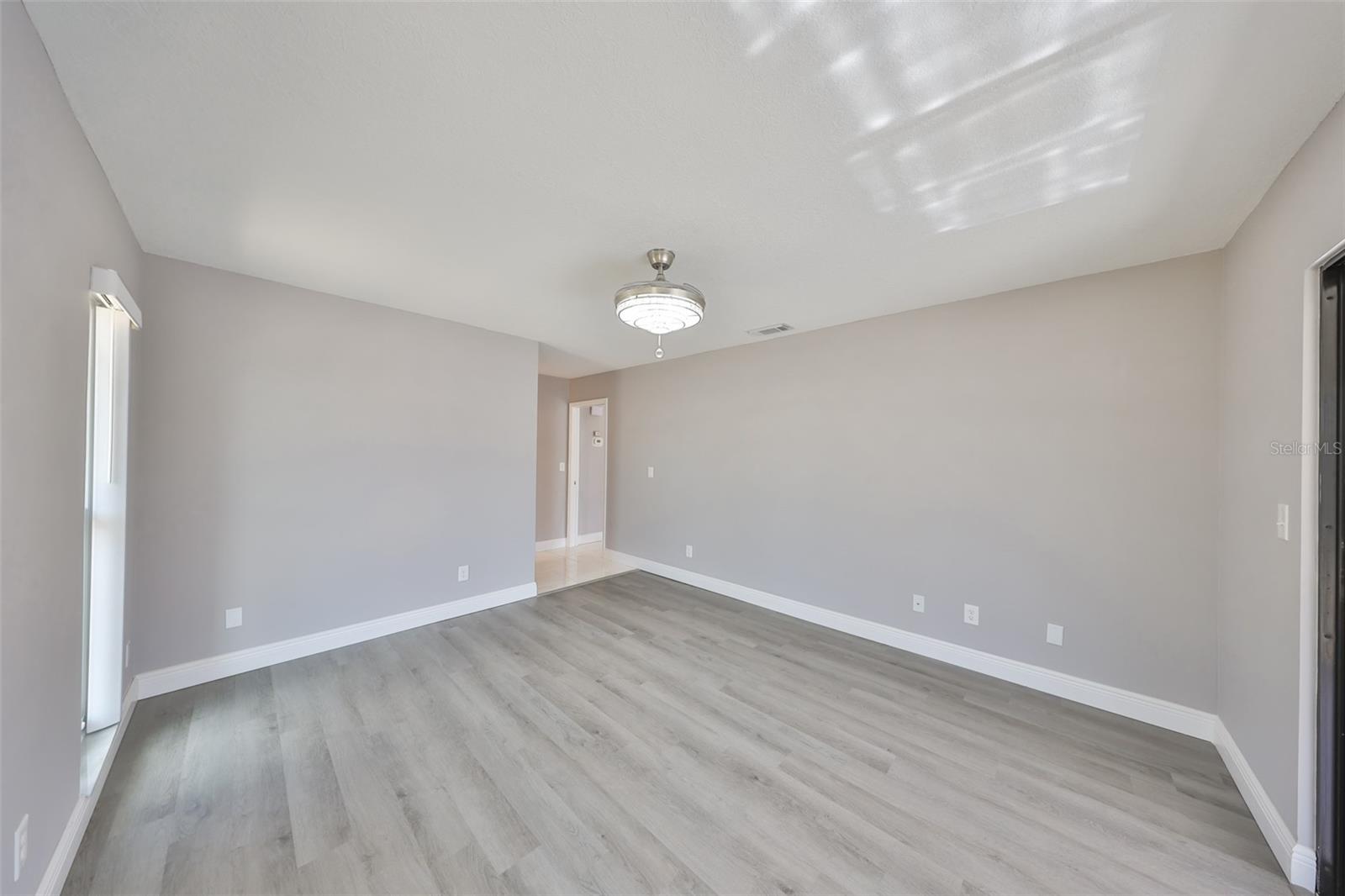 1806 WOLF LAUREL DR, SUN CITY CENTER, FL, 33573