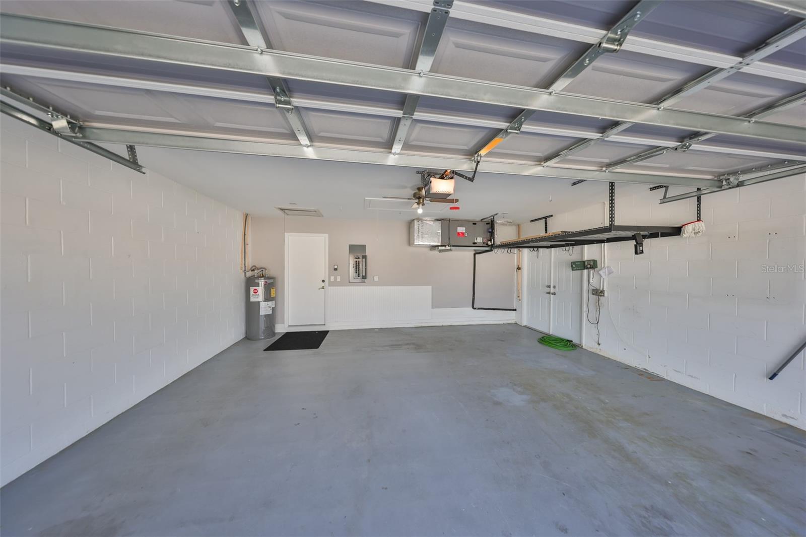 1806 WOLF LAUREL DR, SUN CITY CENTER, FL, 33573